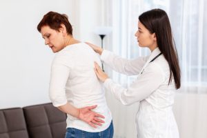 Dor nas Costas e Escoliose em Adultos: o que a ciência já sabe?